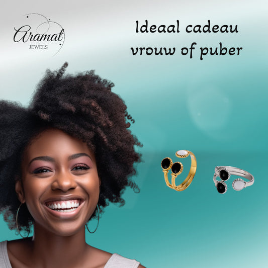 Brede One Size Ring Goudkleurig RVS met Drie Emaille Cirkels (13 mm)