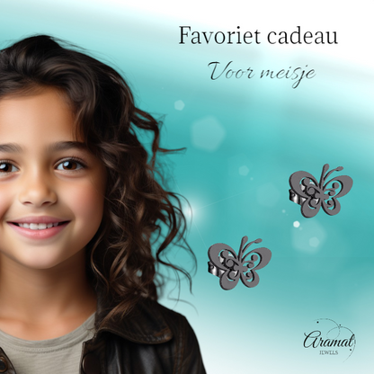 Boucles d'oreilles papillon noires en acier – ailes ouvertes 8 x 10 mm