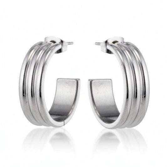 Oorbellen – 23mm Half - Hoop Streeprelief op RVS Zilverkleur - Aramat Jewels - Oorringen - cadeautip