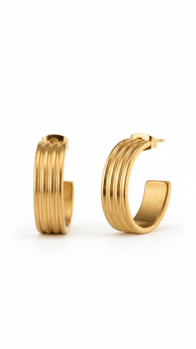 Oorbellen – 23mm Half - Hoop Streeprelief RVS Goudkleur Dames - Aramat Jewels - Oorringen - cadeautip