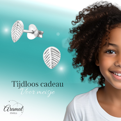 Boucles d'oreilles feuilles d'argent, style antique – 7 x 5 mm