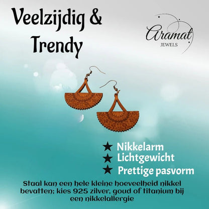Oorbellen – Elegante Houten Oorhangers Waaiervorm Bruin Opgewerkt Motief Dames - Aramat Jewels - Oorhangers - cadeautip