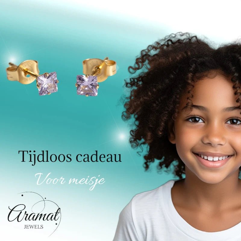 Oorbellen – RVS Goudkleur met Lila Vierkante Zirkonia (4mm) - Aramat Jewels - Oorbellen - cadeautip