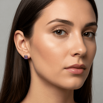 Oorbellen – RVS Goudkleur met Paarse Vierkante Zirkonia (5mm) - Aramat Jewels - Oorbellen - cadeautip