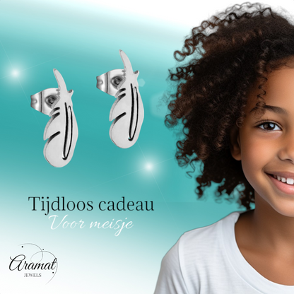 Boucles d'oreilles en acier, motif plumes, couleur argent – ​​9 x 3 mm