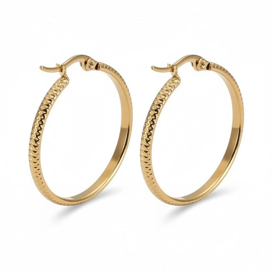 Oorringen – 25mm Creool Puntjes Patroon RVS Goudkleur Dames - Aramat Jewels - Oorringen - cadeautip