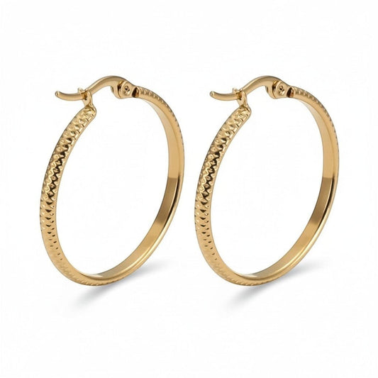 Oorringen – 25mm Creool Puntjes Patroon RVS Goudkleur Dames - Aramat Jewels - Oorringen - cadeautip