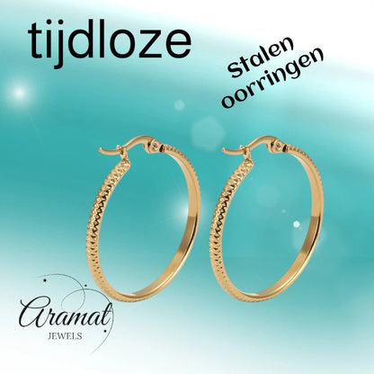 Oorringen – 25mm Creool Puntjes Patroon RVS Goudkleur Dames - Aramat Jewels - Oorringen - cadeautip