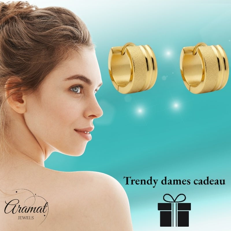 Oorringen – Goudkleurig RVS Sandblasted & Glanzende Strepen (13x7mm) - Aramat Jewels - Oorringen - cadeautip