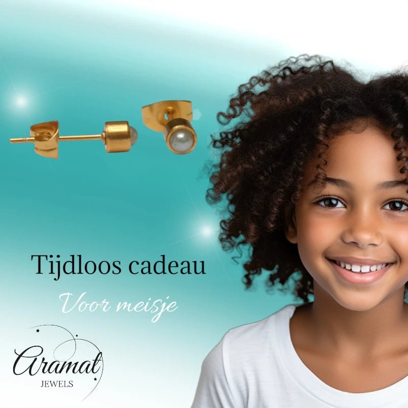 Oorstekers – Staal Parel Lichtgroen Goudkleurig (4mm) - Aramat Jewels - Oorbellen - cadeautip
