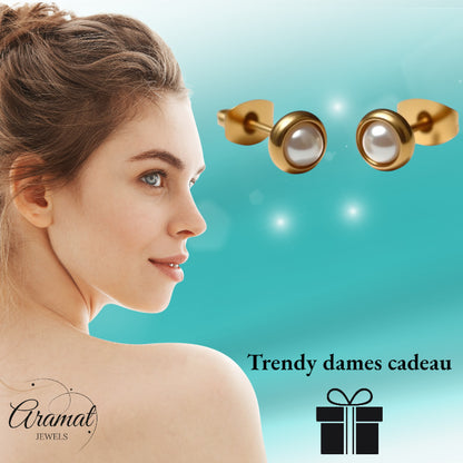 Boucles d'oreilles – Perles blanches et design doré (6 mm)