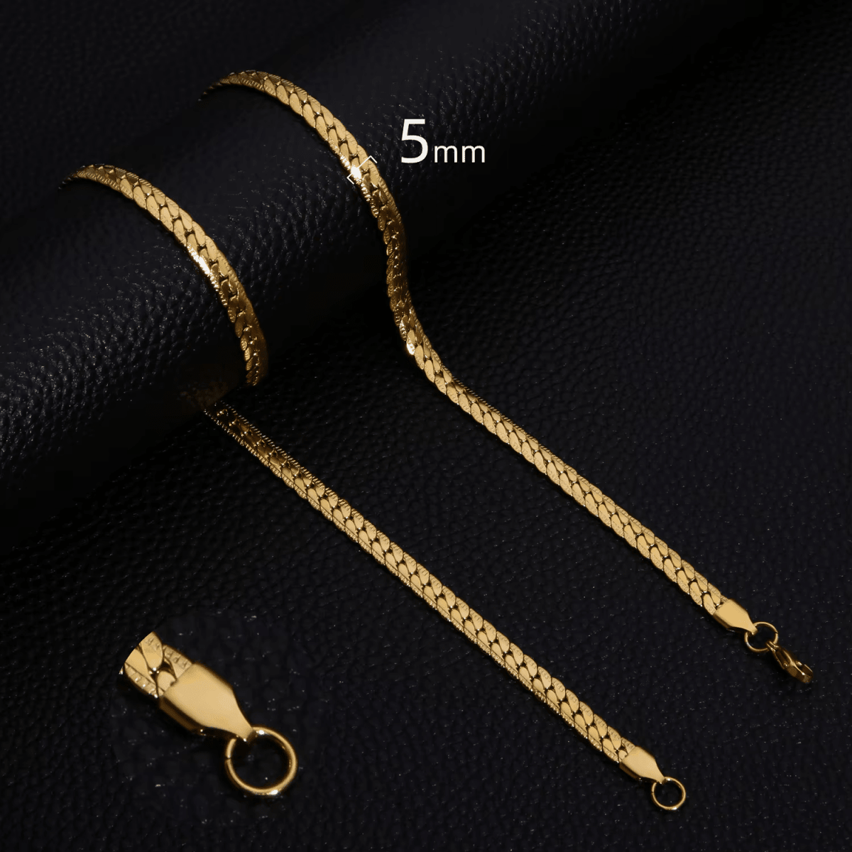 Platte gourmet ketting met bewerkte rand 5mm goudkleurig staal - Aramat Jewels - Halskettingen - cadeautip