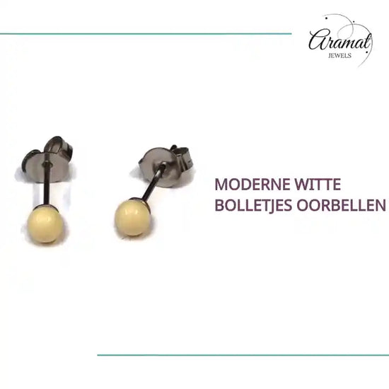 Moderne Witte Bolletjes Oorbellen by@Outfy