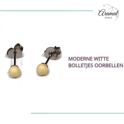 Moderne Witte Bolletjes Oorbellen by@Outfy