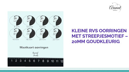 Kleine RVS Oorringen met Streepjesmotief &ndash; 20mm Goudkleurig by@Outfy
