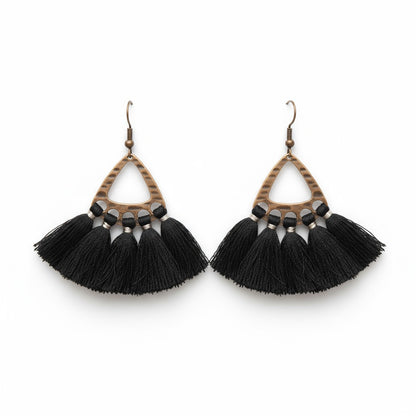 Boucles d'oreilles bohèmes à pompons – Noires 55 x 30 mm