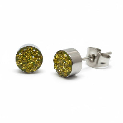 Boucles d'oreilles puces argentées avec cristal vert olive – 6 mm 