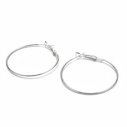 Zilverkleurige metalen oorringen 40mm met klapscharnier, lichtgewicht en personaliseerbaar met oorbedels voor dames