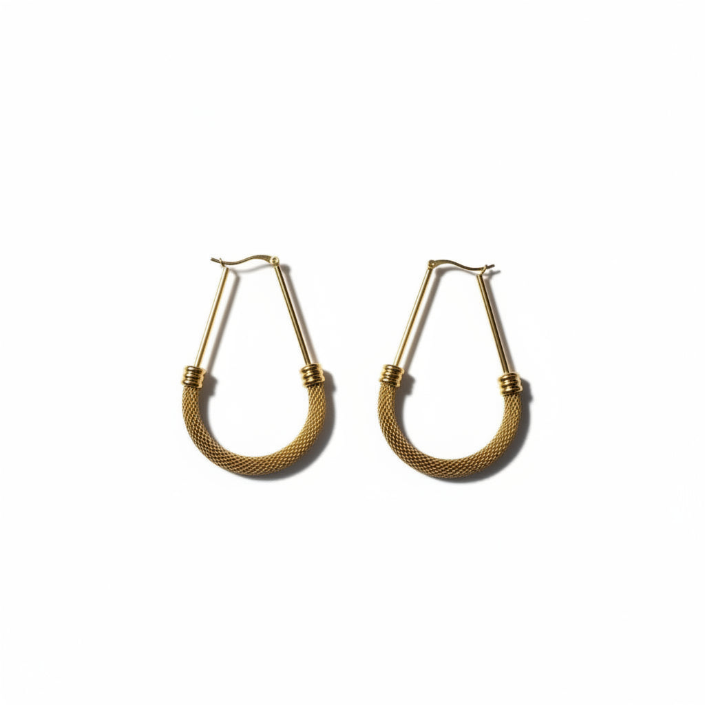 Boucles d'oreilles ovales en acier doré avec maillons en maille