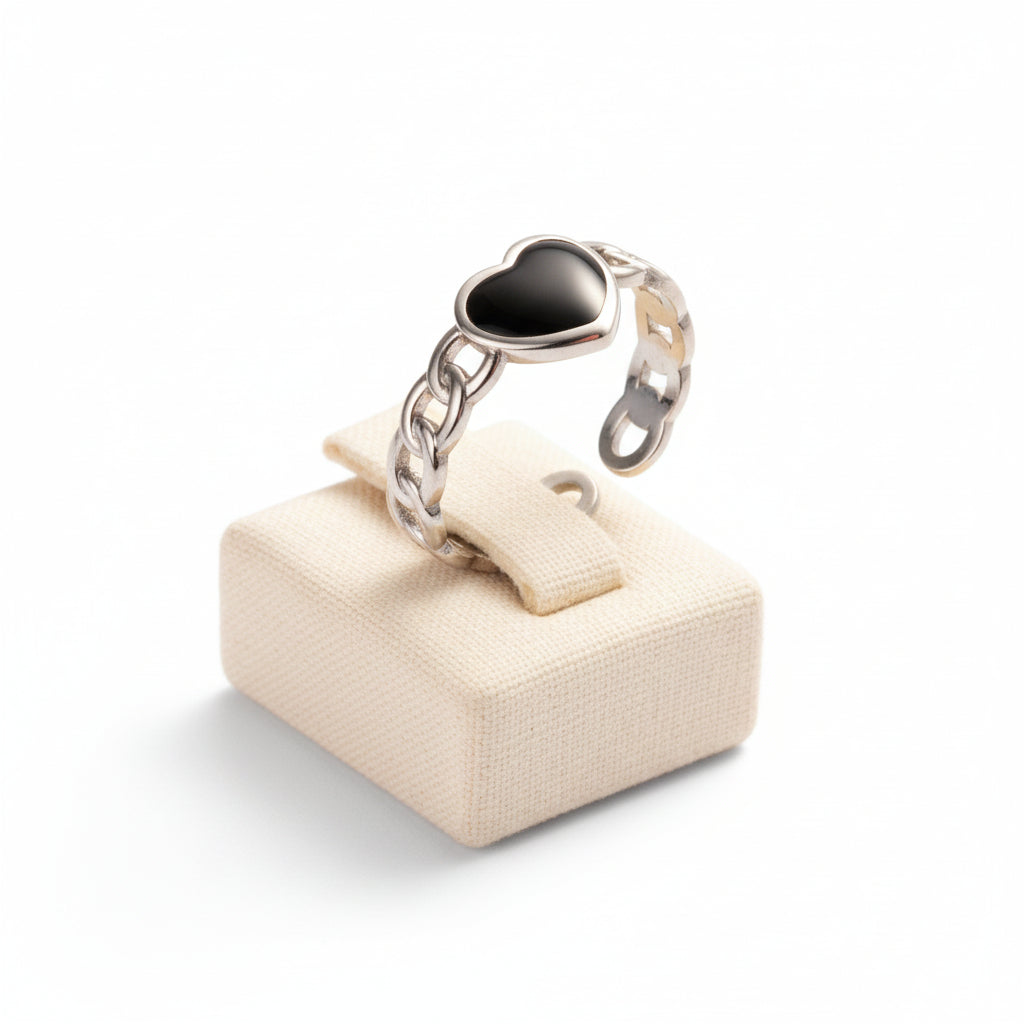 Verstelbare RVS Ring met Zwart Emaille Hartje - Zilverkleur (8 mm)