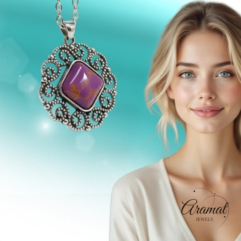 Collier bohème à effet marbré violet