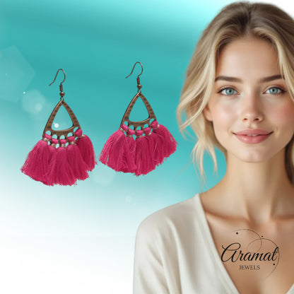 Boucles d'oreilles bohèmes à pompons rose vif 55 x 30 mm