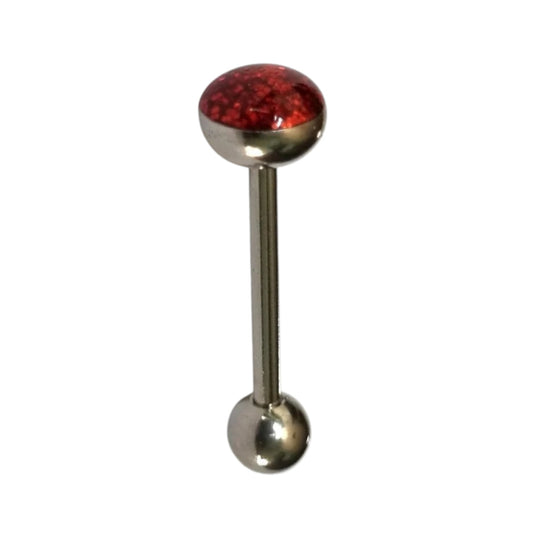 Een piercing van rode stenen