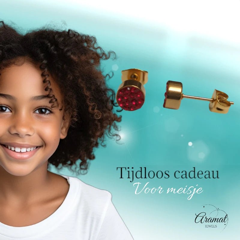 Rode kristallen oorstekers 6 mm – goudkleurig - oor3103 - Oorbellen kopen# - 6mm - alles - cadeau