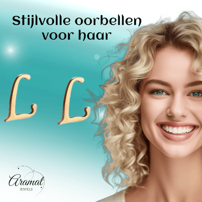 RVS letter L oorstekers goudkleurig - Aramat Jewels - Oorbellen - cadeautip