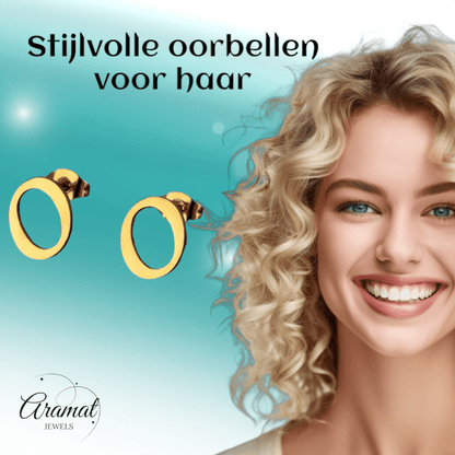 RVS letter O oorstekers goudkleurig - Aramat Jewels - Oorbellen - cadeautip