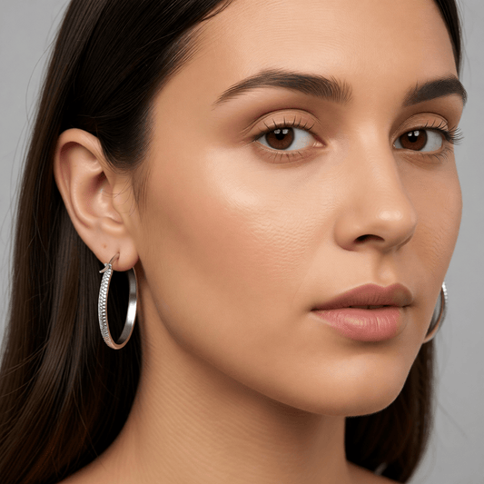 RVS Oorringen met Puntjes Motief Zilverkleur 30mm - Aramat Jewels - Oorringen - cadeautip