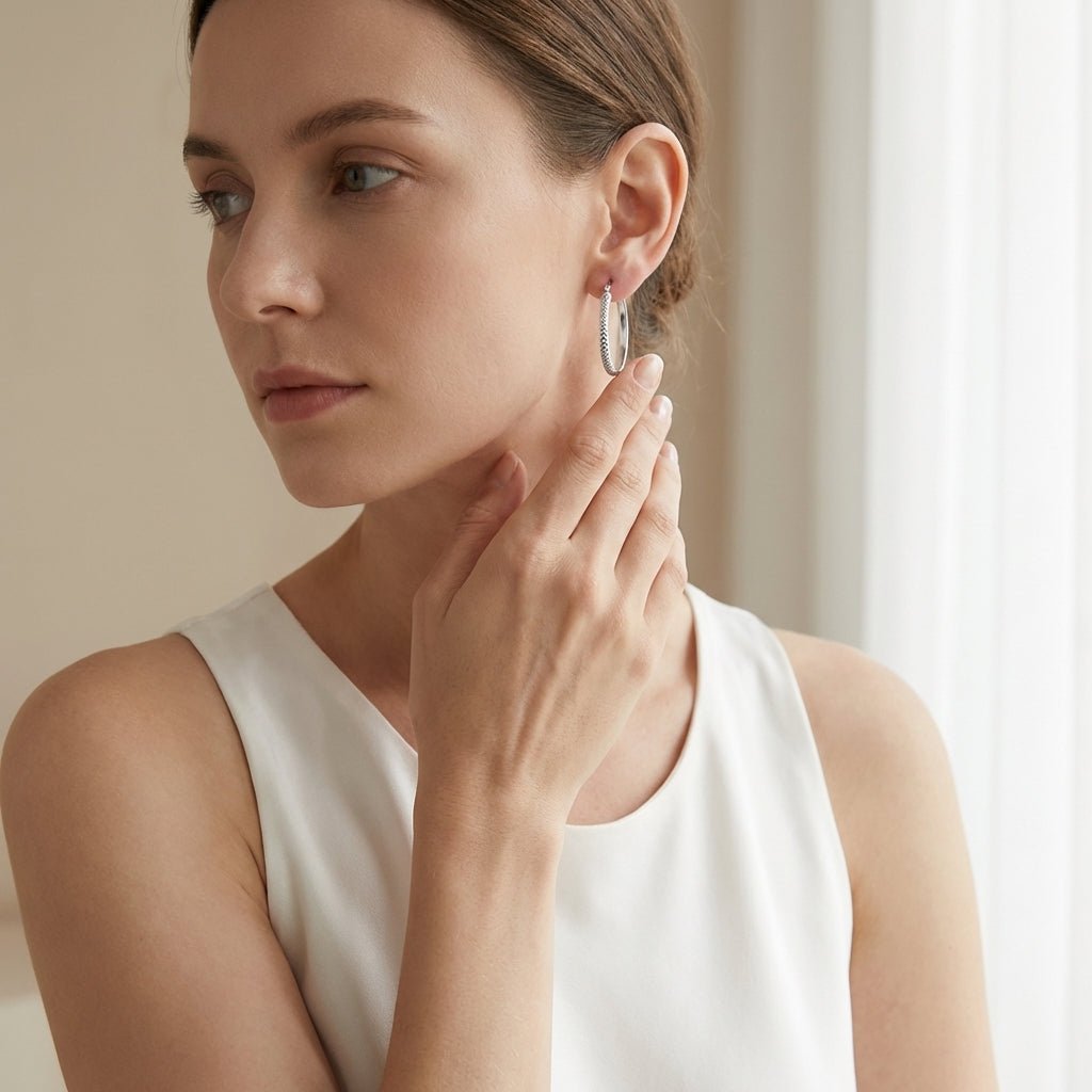 RVS Oorringen met Puntjes Motief Zilverkleur 30mm - Aramat Jewels - Oorringen - cadeautip