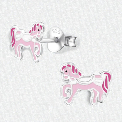 Schattige Zilveren Paarden Oorbellen – Roze Emaille – 9x7mm - Aramat Jewels - Oorbellen - cadeautip