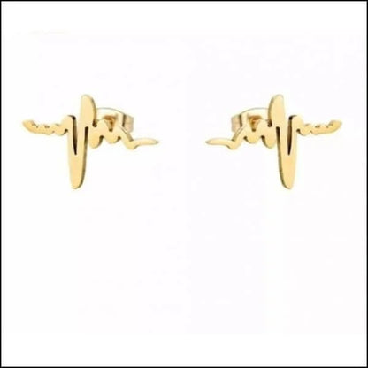 Een paar gouden oorbellen