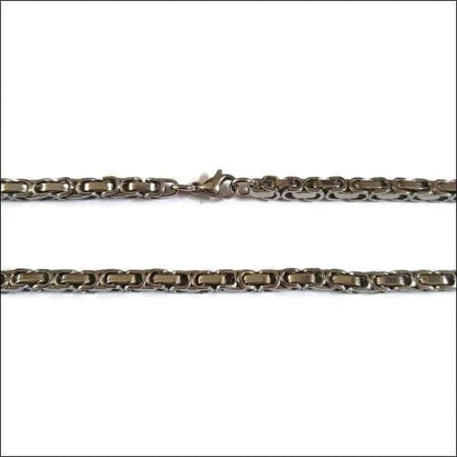 Een paar antieke zilveren kettingen