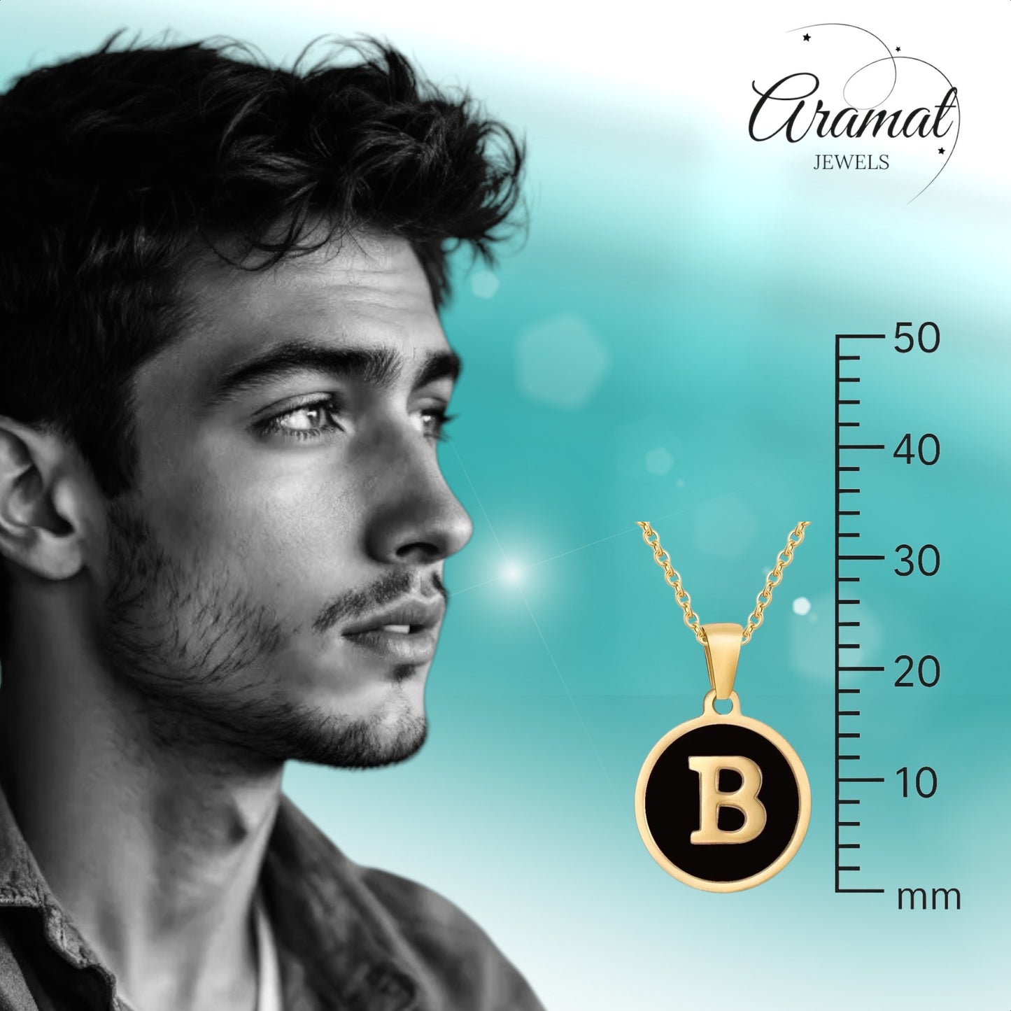 Collier en acier doré avec lettre noire