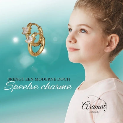 Gouden oorbellen met vierkante edelstenen.