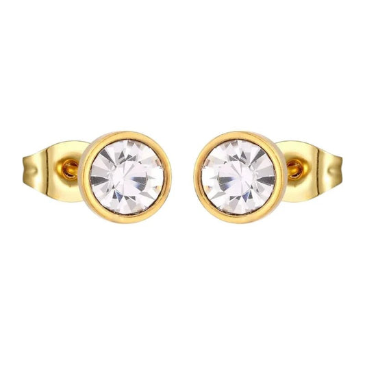 Gouden oorbellen met ronde kristallen in het midden.