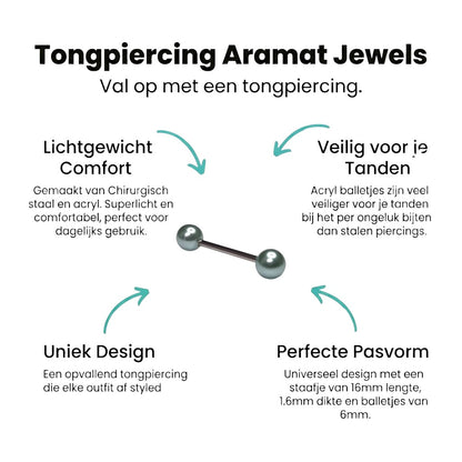 Een paar groene pareloorbellen