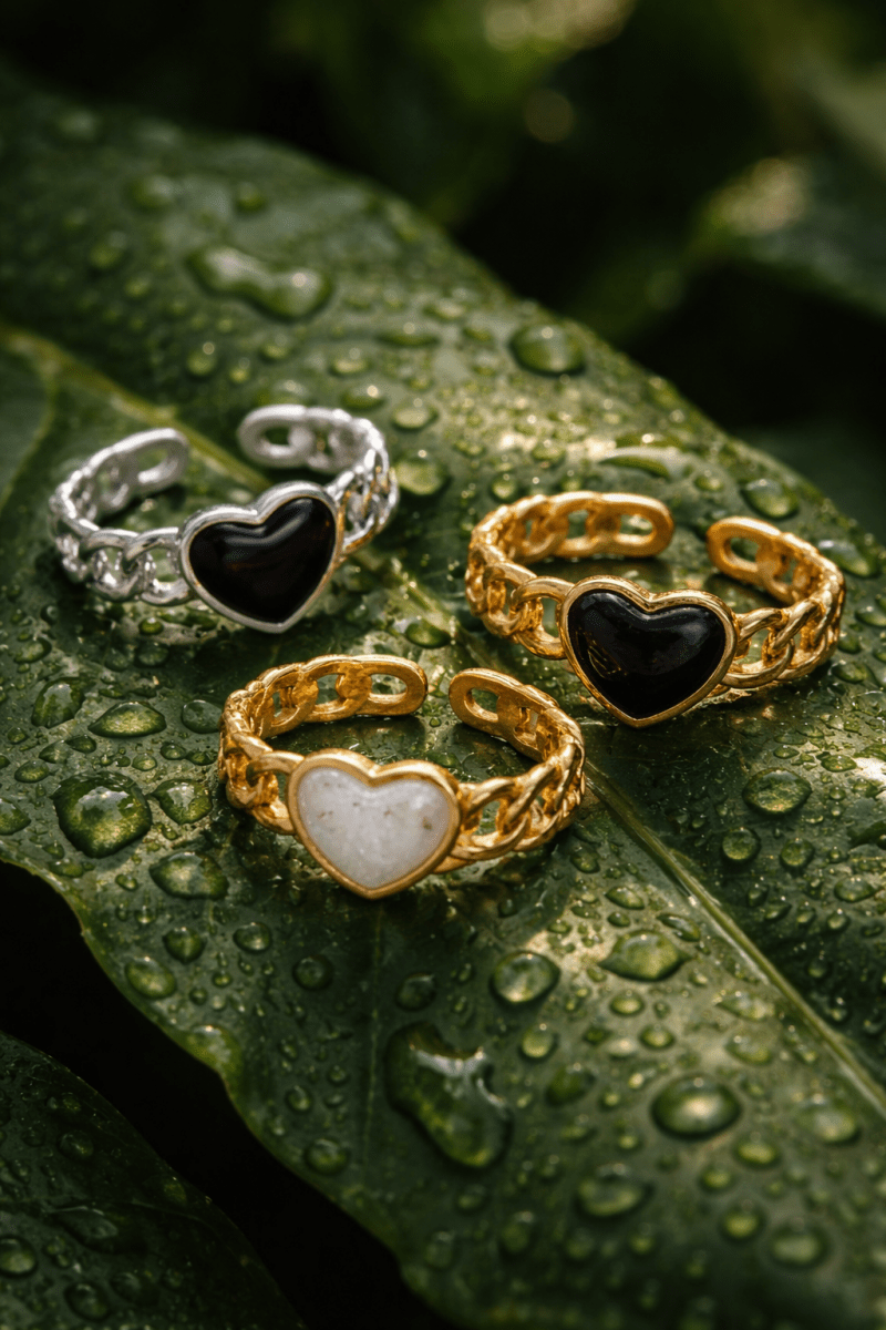 Verstelbare RVS Ring met Zwart Emaille Hartje - Zilverkleur (8 mm) - Aramat Jewels - Ringen - cadeautip