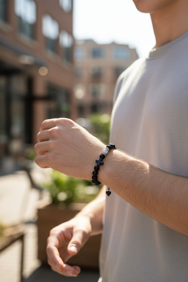 Verstelbare Zwarte Steen Armband Met Howliet - Aramat Jewels - Armbanden - cadeautip