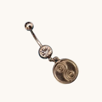 Yin Yang Muntje Navelpiercing