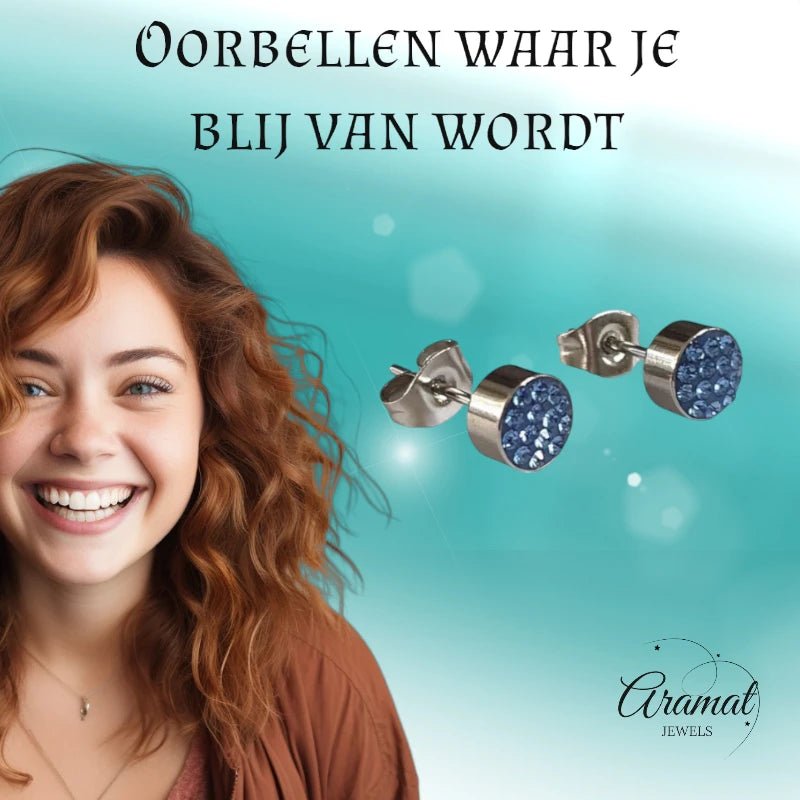 Zilverkleurige oorstekers met lichtblauw kristal – 6 mm - oor3090 - Oorbellen kopen# - 6mm - alles - blauw