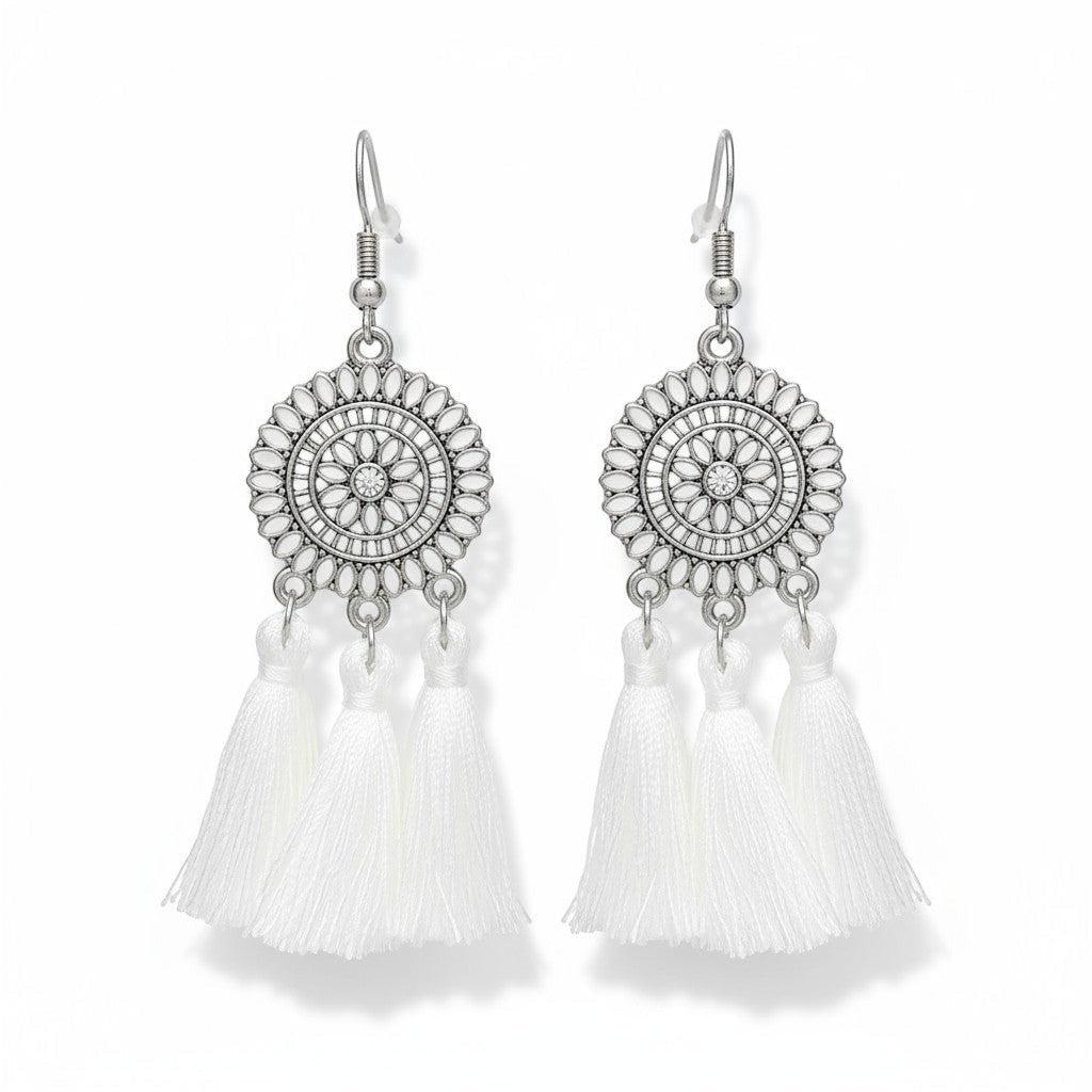 Festival oorhangers wit met kwastjes, boho stijl, 75x21mm, tijdloze zomerse oorbellen met emaille