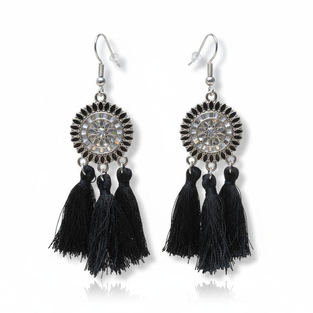 Zomerse boho oorhangers met zwarte kwastjes en RVS cirkel, 75x21mm, lichtgewicht festival oorbellen voor dames