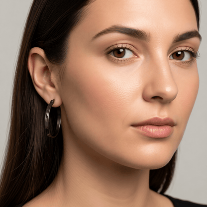 Zwarte RVS Oorringen met Streepjes Motief - 30 mm - Aramat Jewels - Oorringen - cadeautip